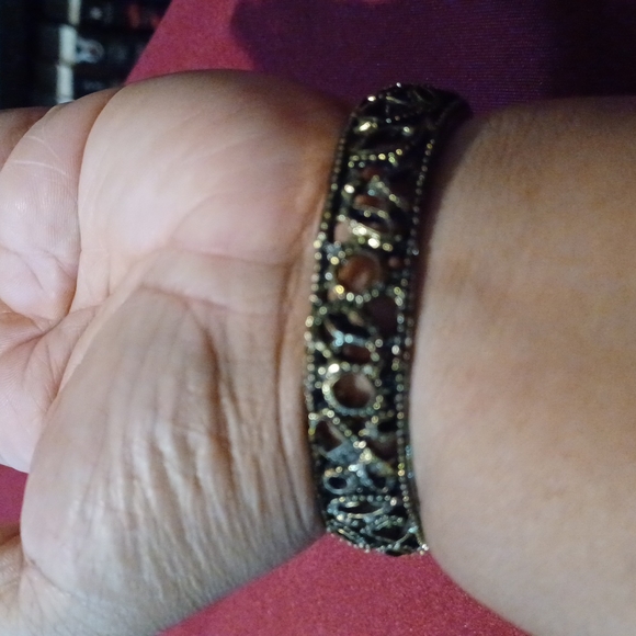 Decorative bracelet with ring attached💛 - Picture 5 of 5